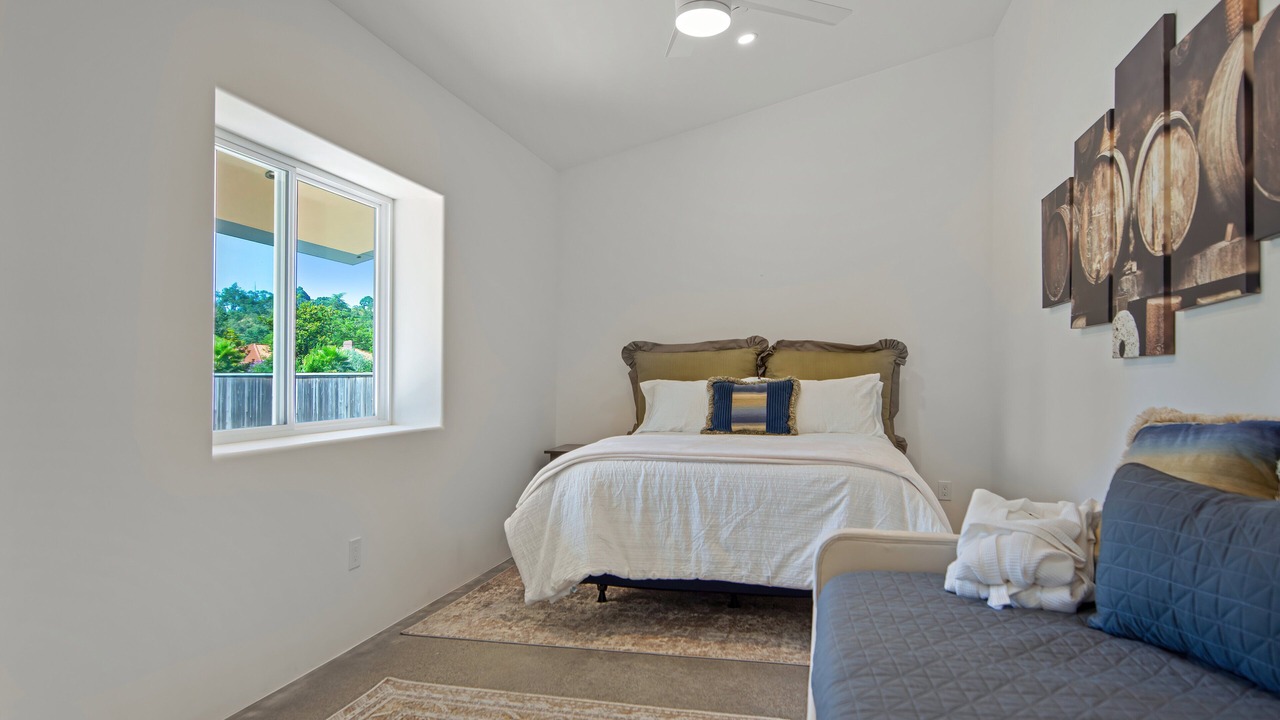 Photo of Bedroom in Kenwood