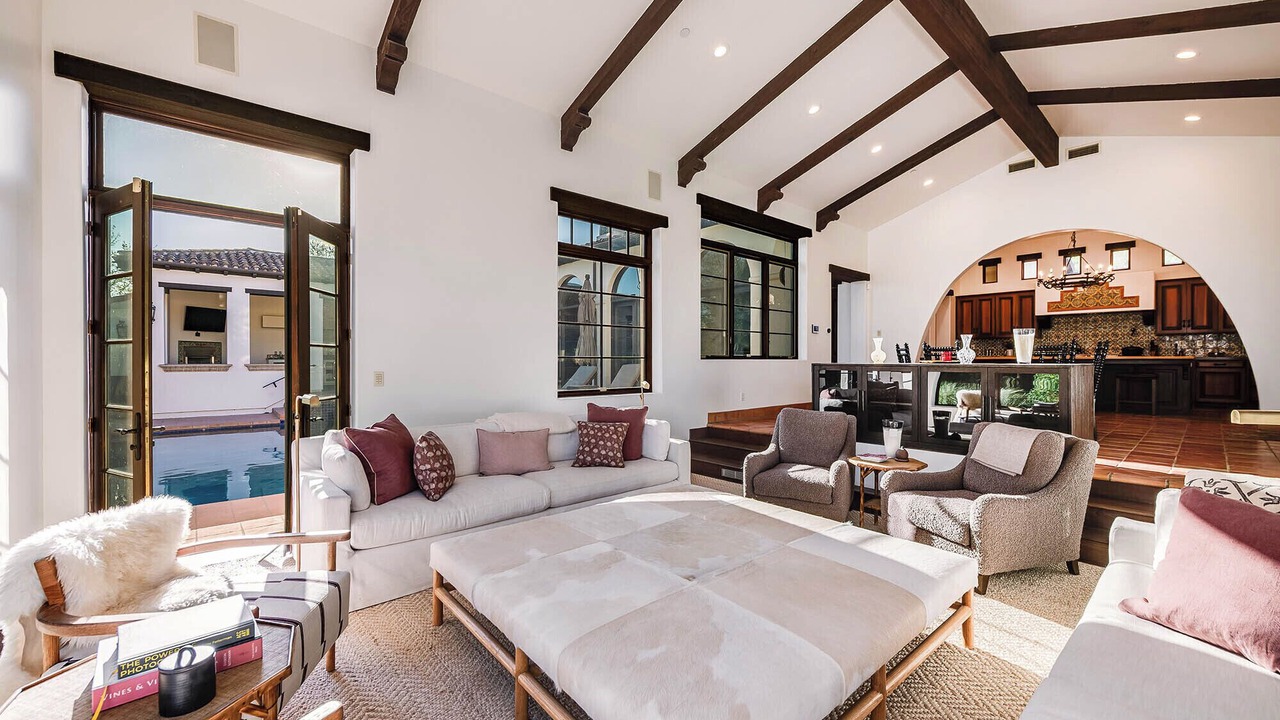Photo of Livingroom in Solvang