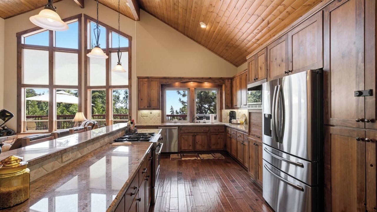 Photo of Kitchen in Shaver Lake