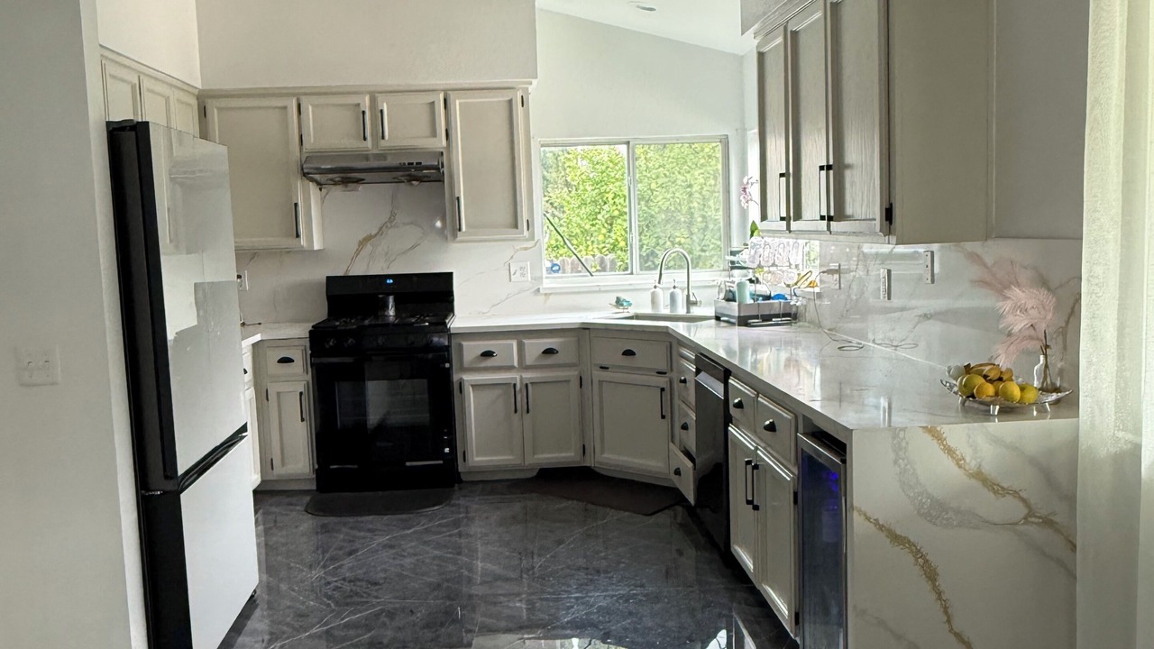 Photo of Kitchen in Southwestern Sacramento