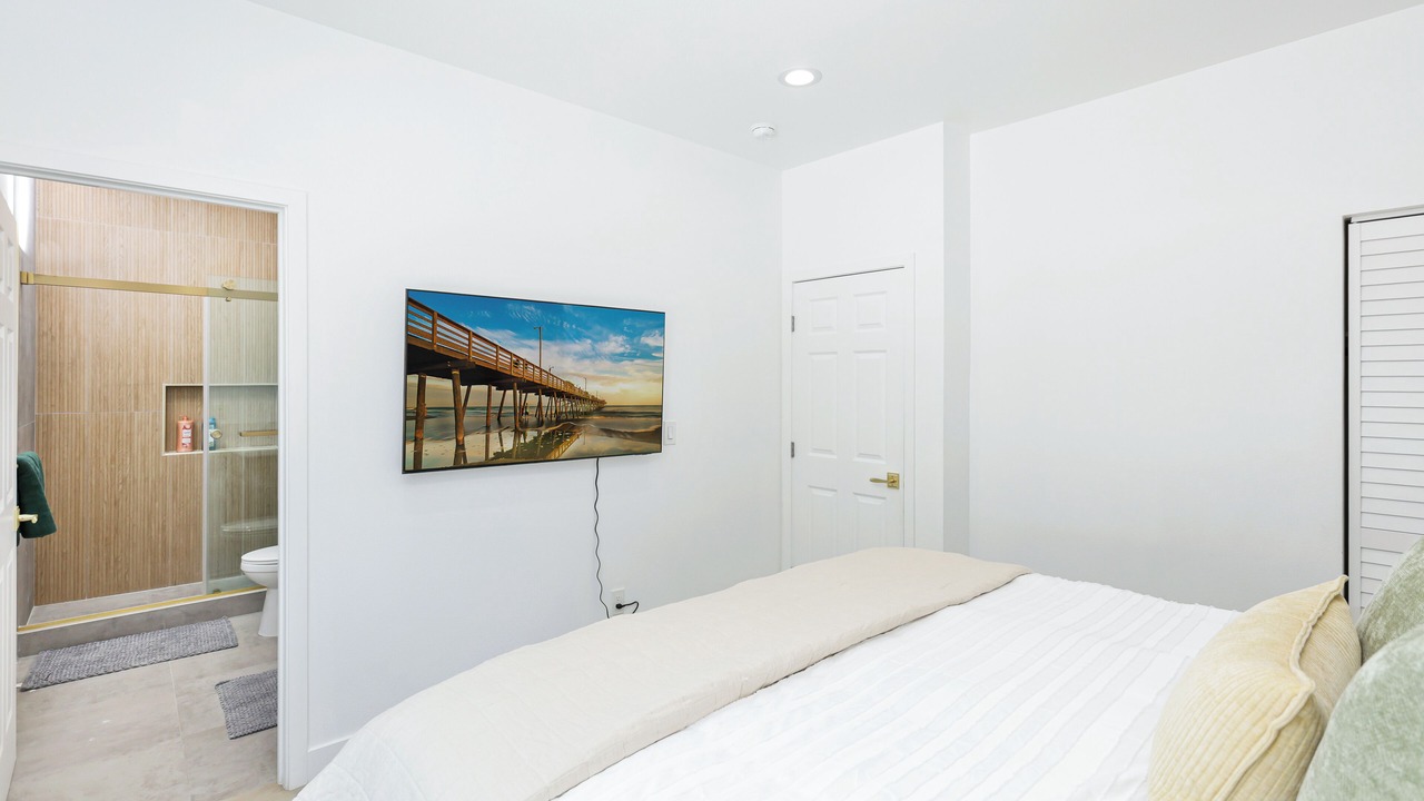 Photo of Bedroom in Fountain Valley