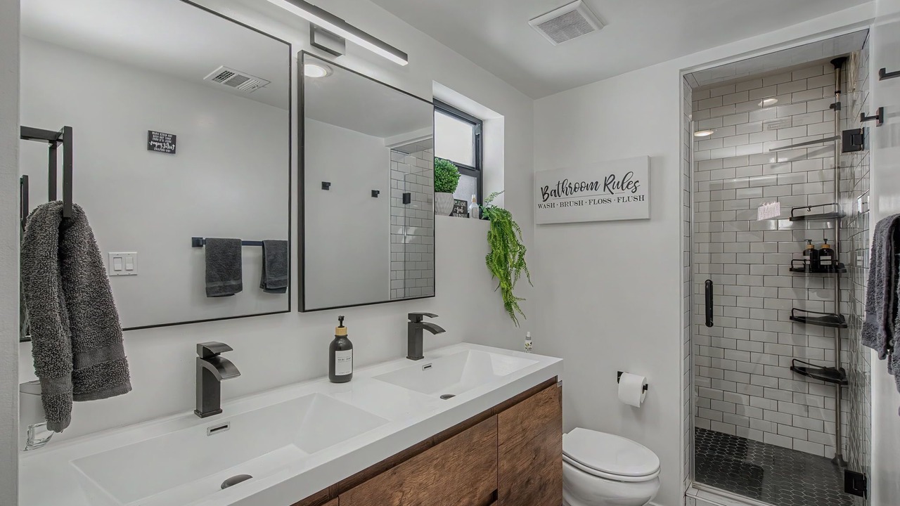 Photo of Bathroom in Park Mesa Heights