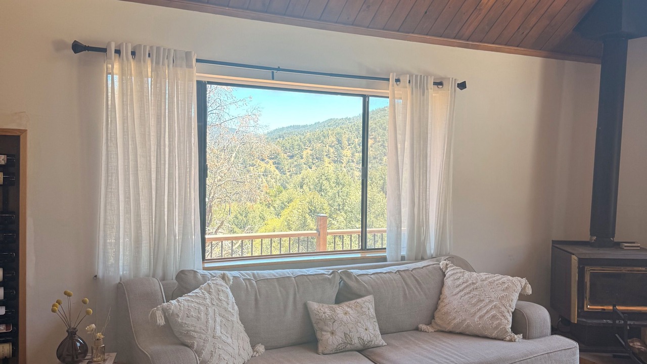 Photo of Livingroom in Pine Mountain Club