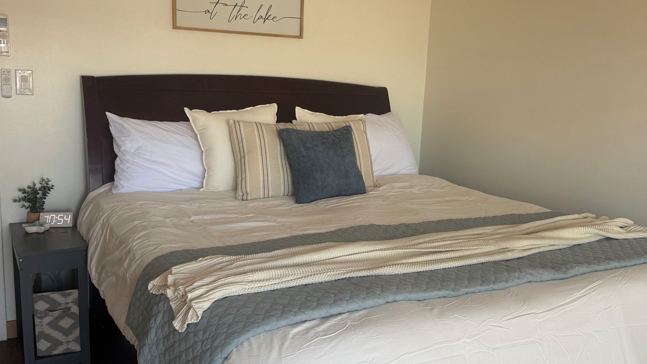 Photo of Bedroom in Clearlake Park