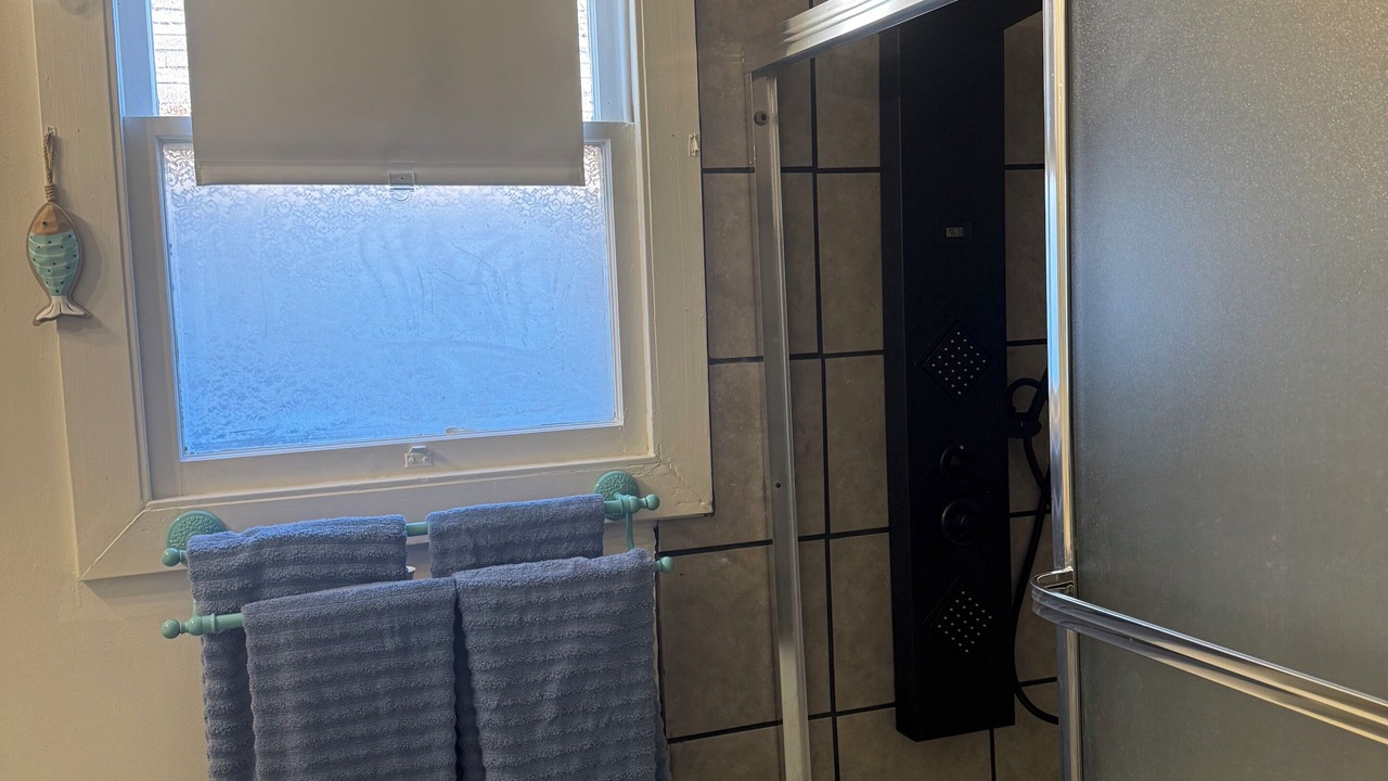 Photo of Bathroom in Clearlake Park