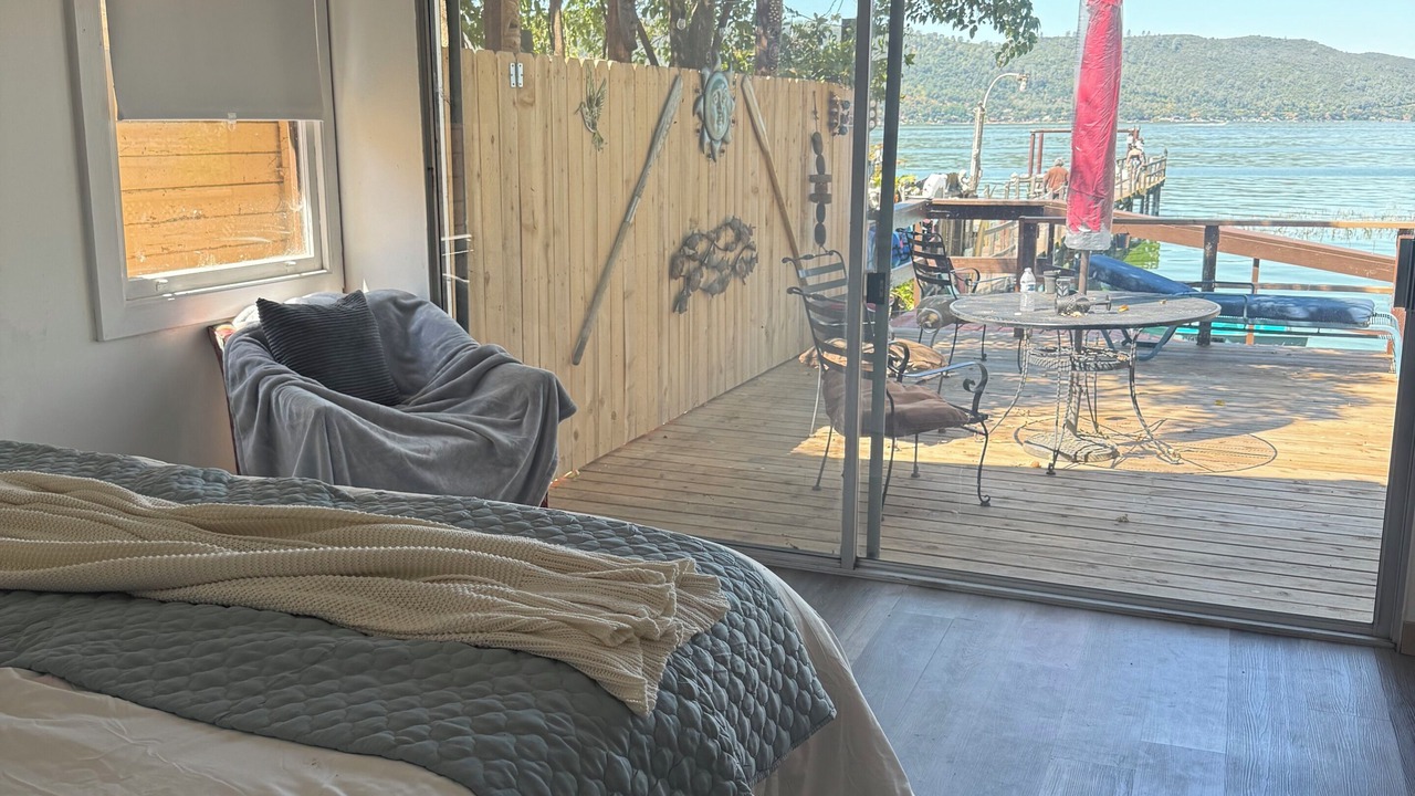 Photo of Bedroom in Clearlake Park