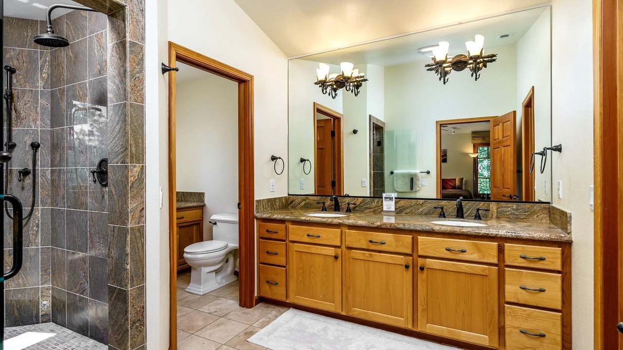 Photo of Bathroom in Groveland