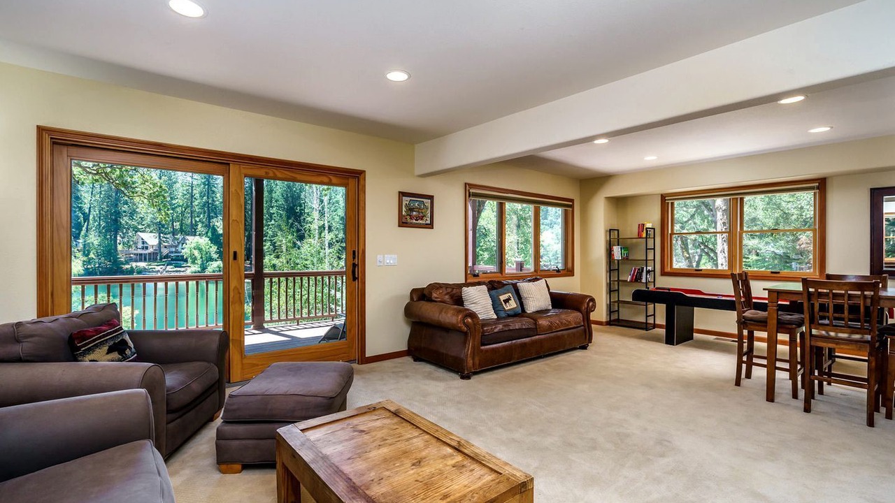 Photo of Livingroom in Groveland