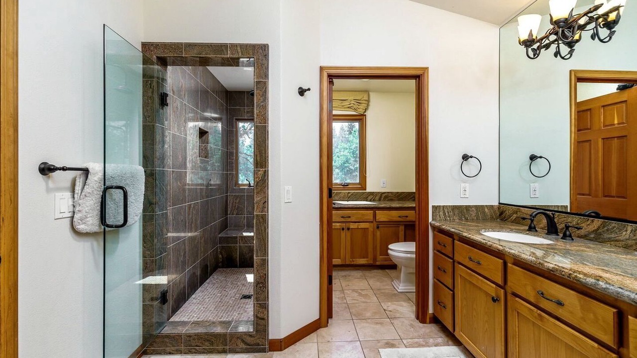 Photo of Bathroom in Groveland