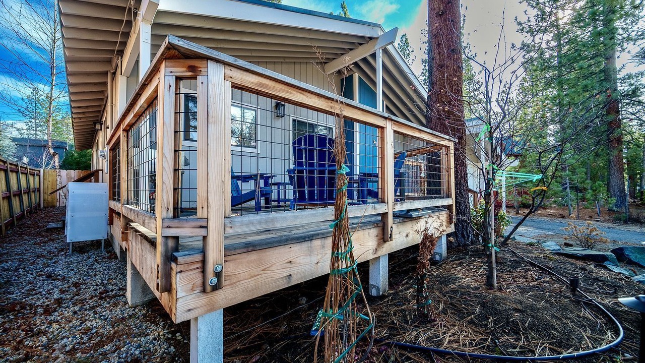Photo of Patio Balcony in Lakeside Park