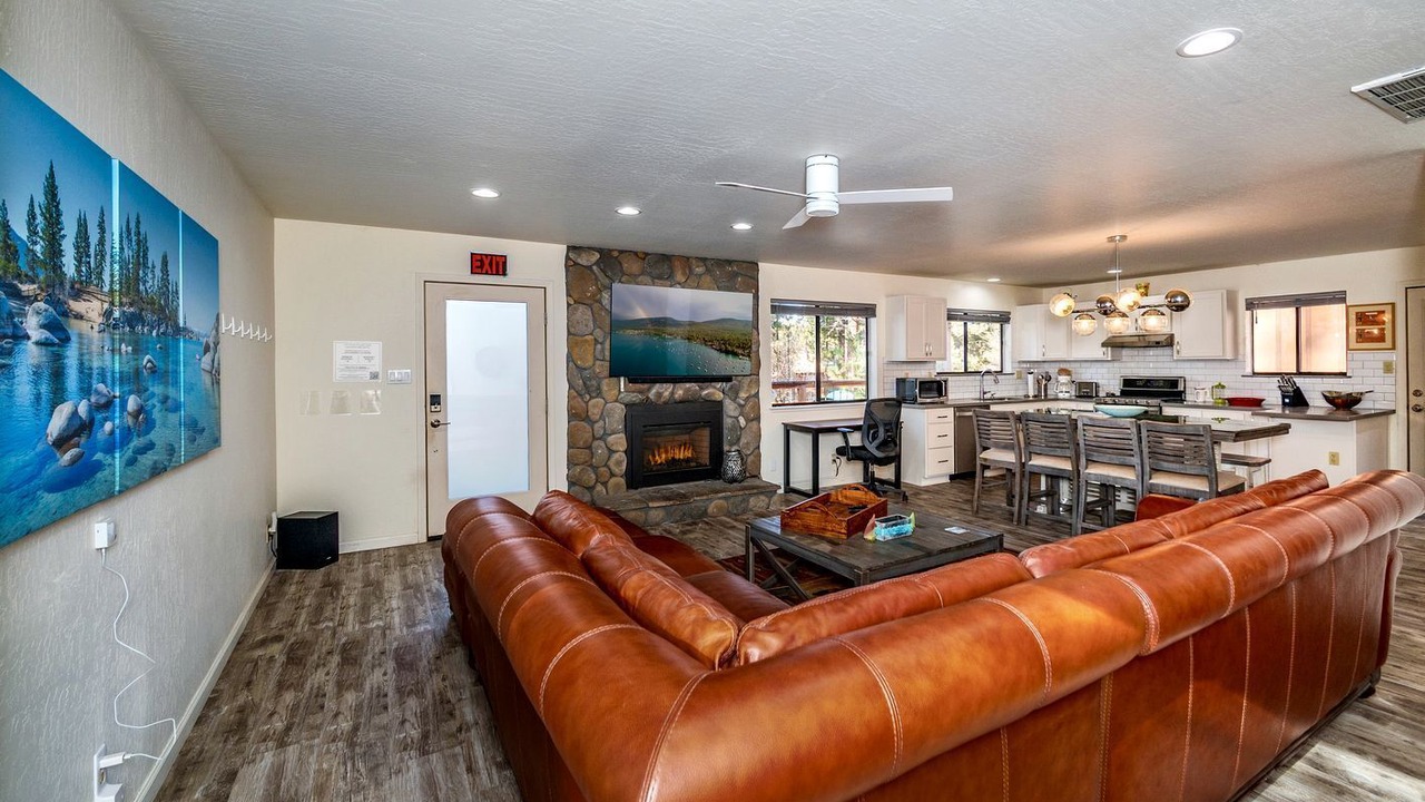 Photo of Livingroom in Lakeside Park