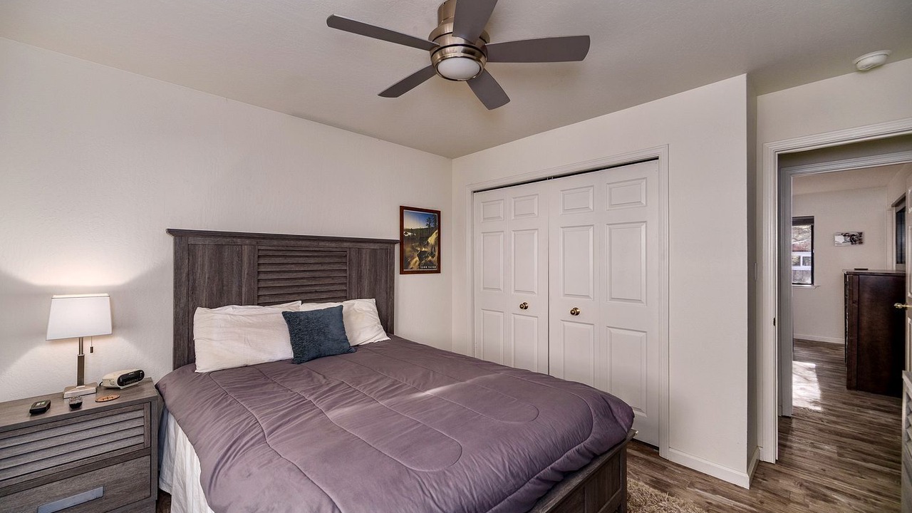Photo of Bedroom in Lakeside Park