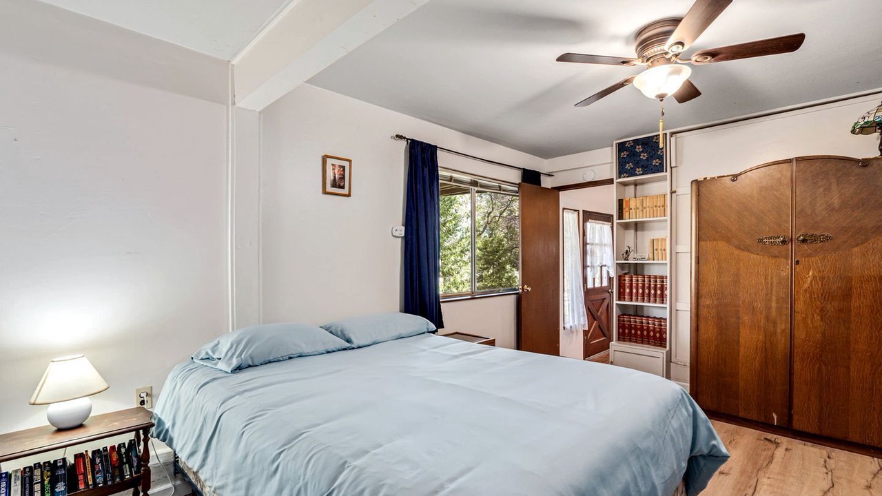 Photo of Bedroom in Groveland