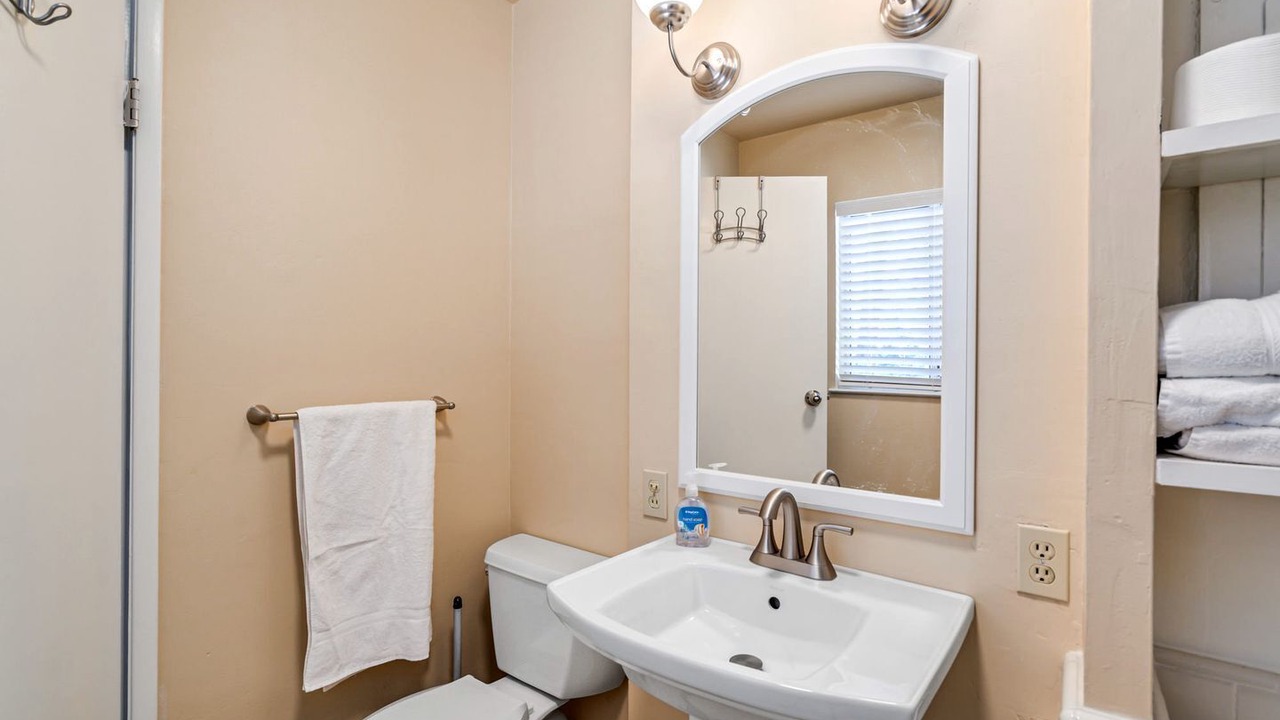 Photo of Bathroom in Groveland