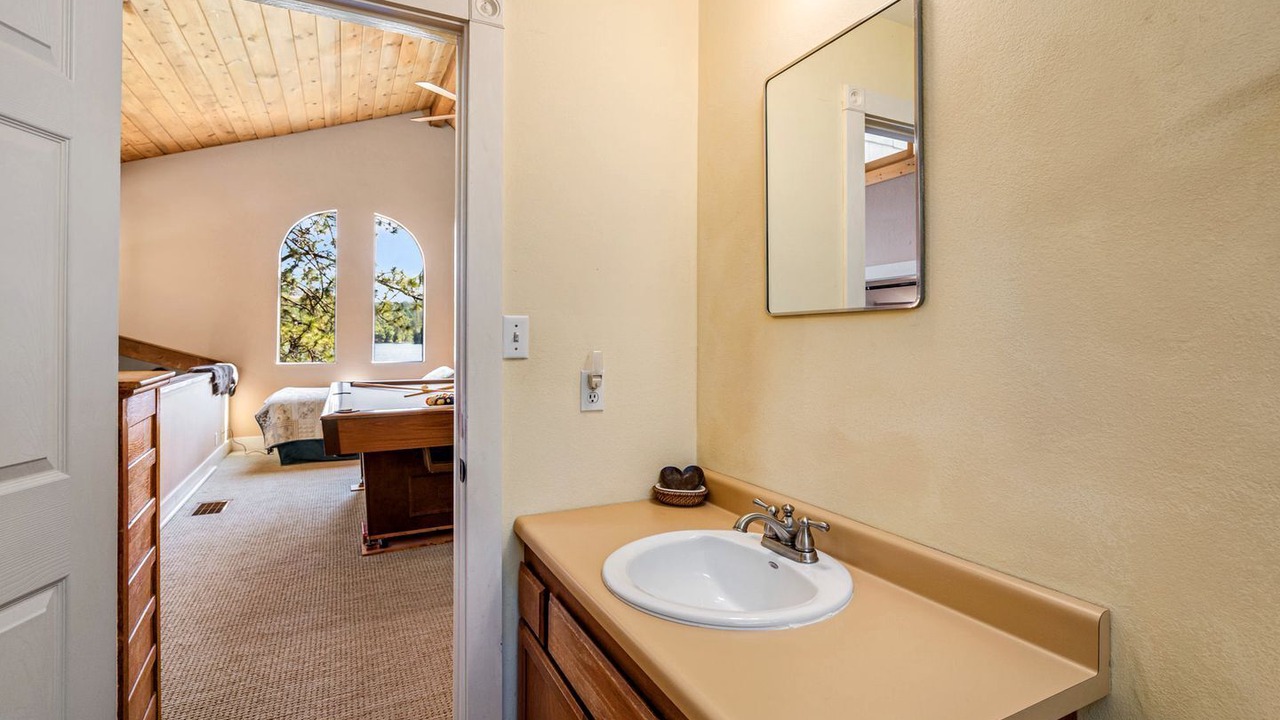 Photo of Bathroom in Groveland