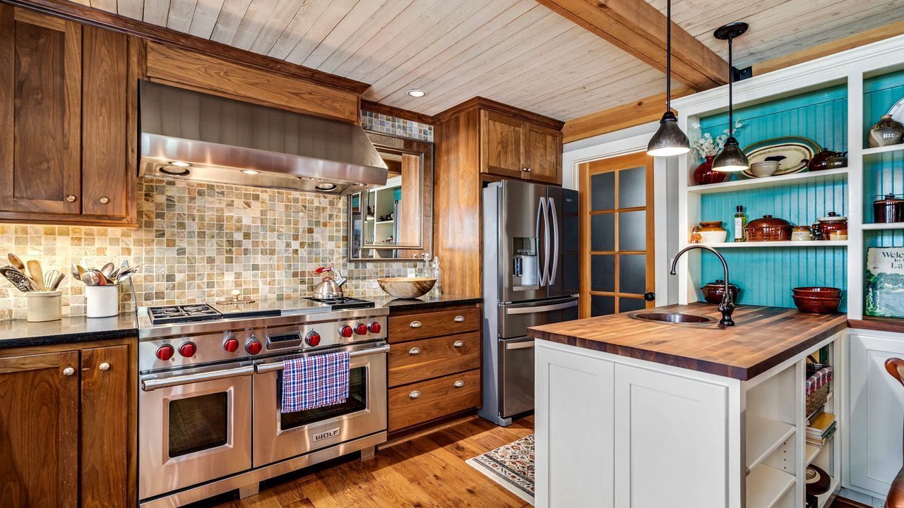 Photo of Kitchen in Groveland