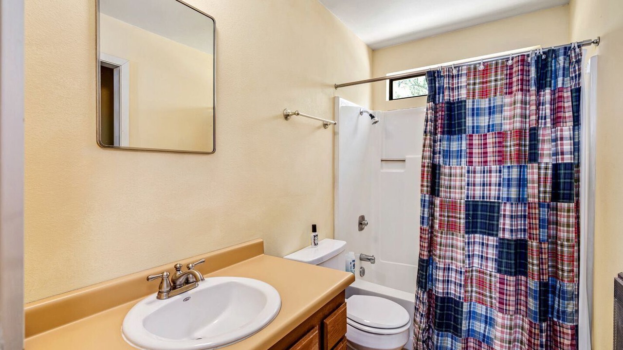 Photo of Bathroom in Groveland