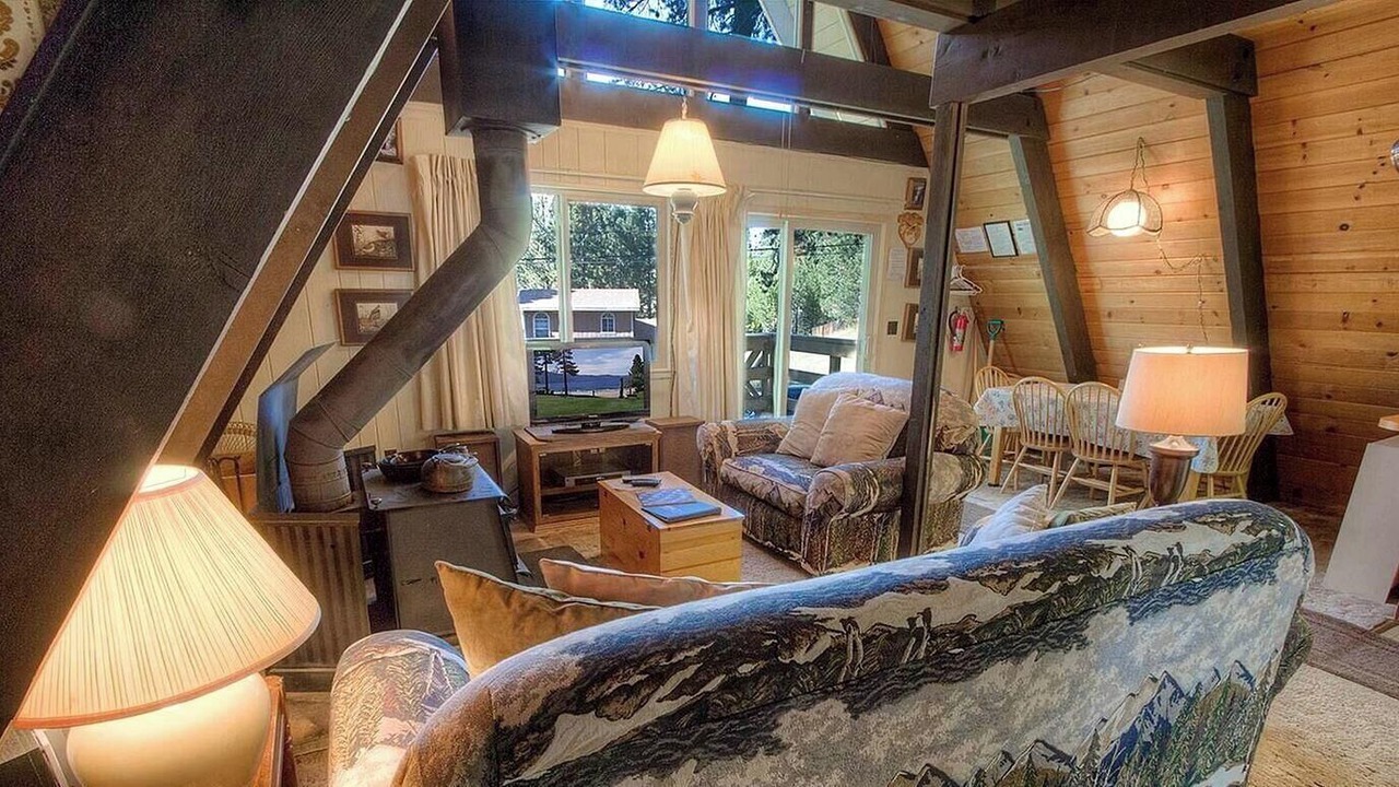 Photo of Livingroom in Pioneer Trail