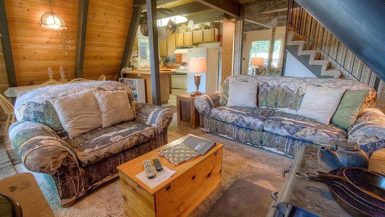 Photo of Livingroom in Pioneer Trail