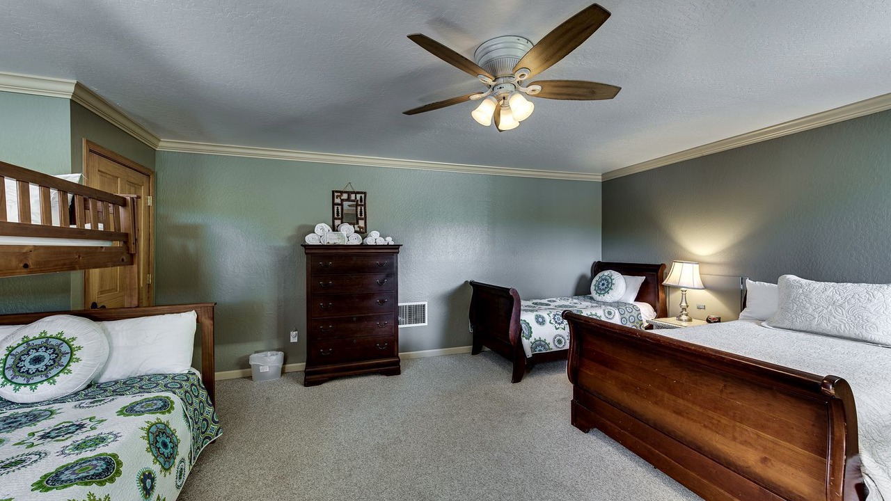 Photo of Bedroom in Groveland
