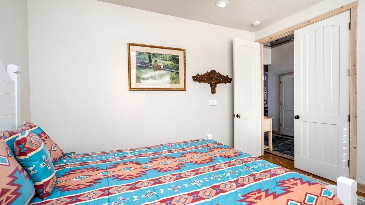 Photo of Bedroom in Groveland
