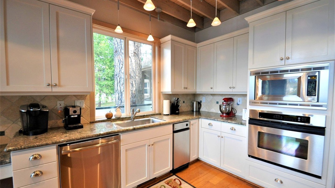 Photo of Kitchen in Groveland