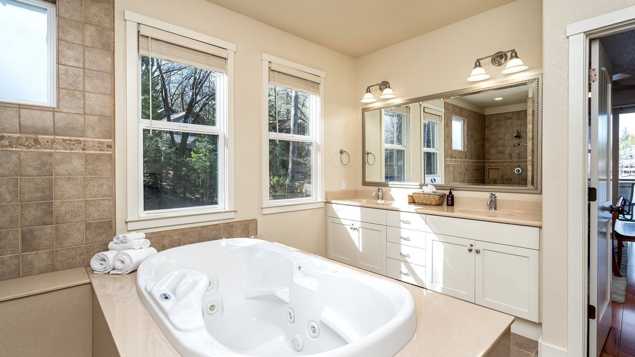 Photo of Bathroom in Groveland