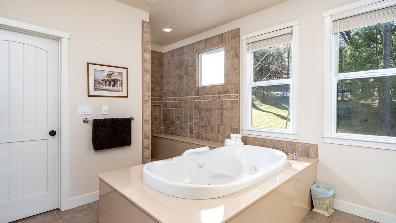 Photo of Bathroom in Groveland