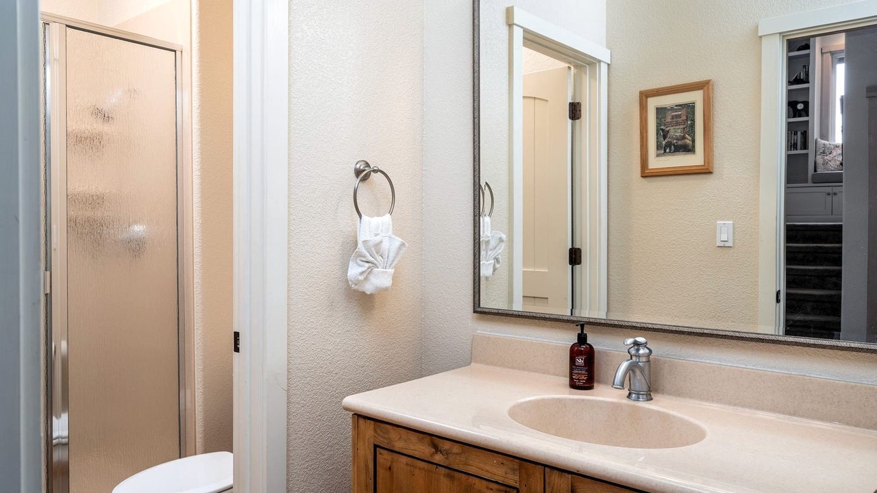 Photo of Bathroom in Groveland