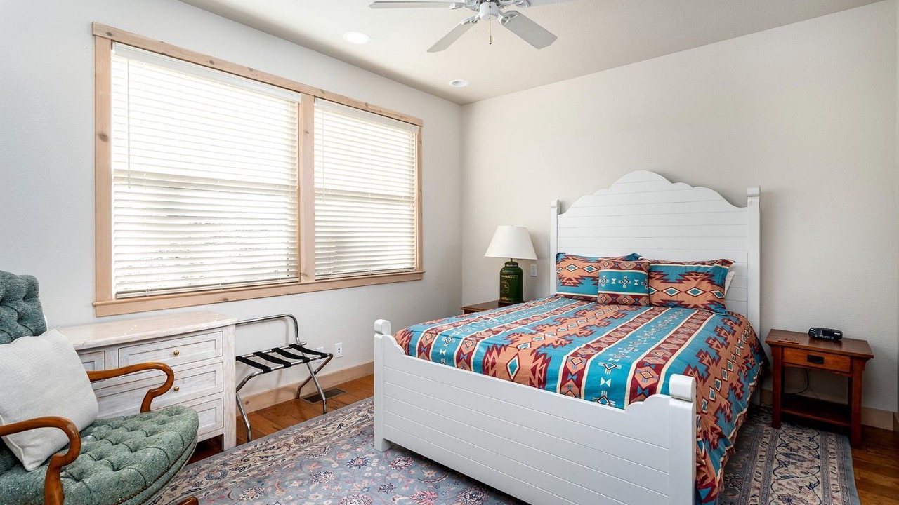 Photo of Bedroom in Groveland