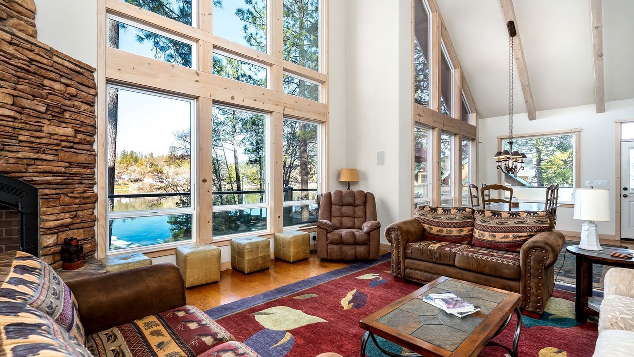 Photo of Livingroom in Groveland