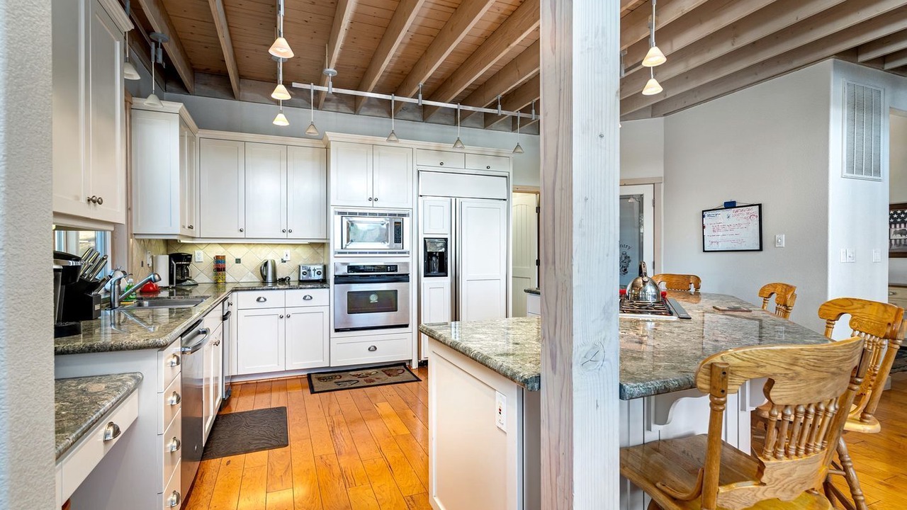 Photo of Kitchen in Groveland