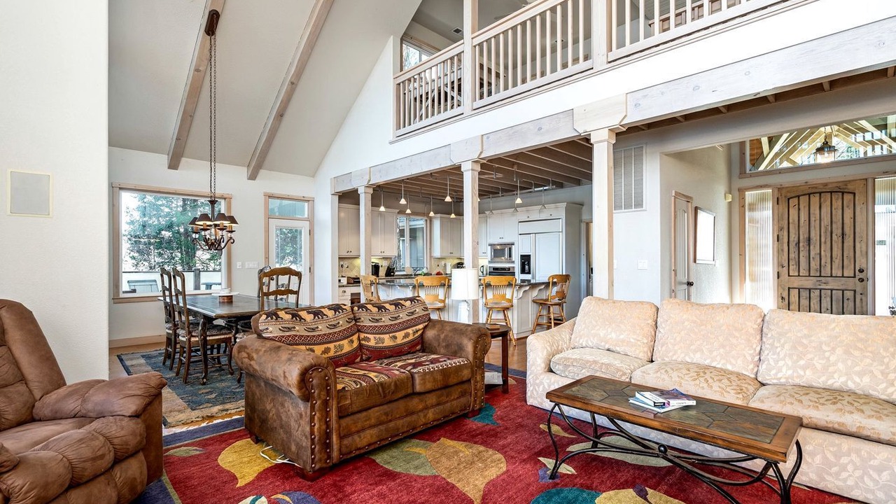 Photo of Livingroom in Groveland