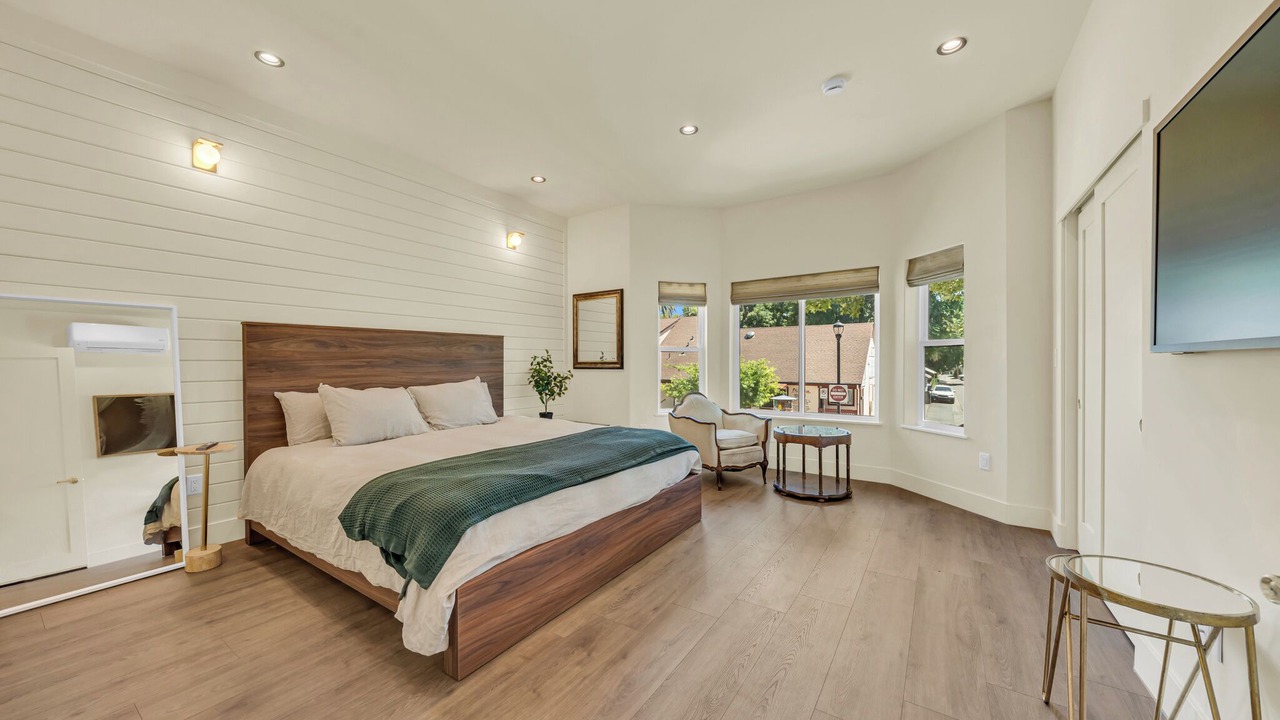 Photo of Bedroom in Central Davis