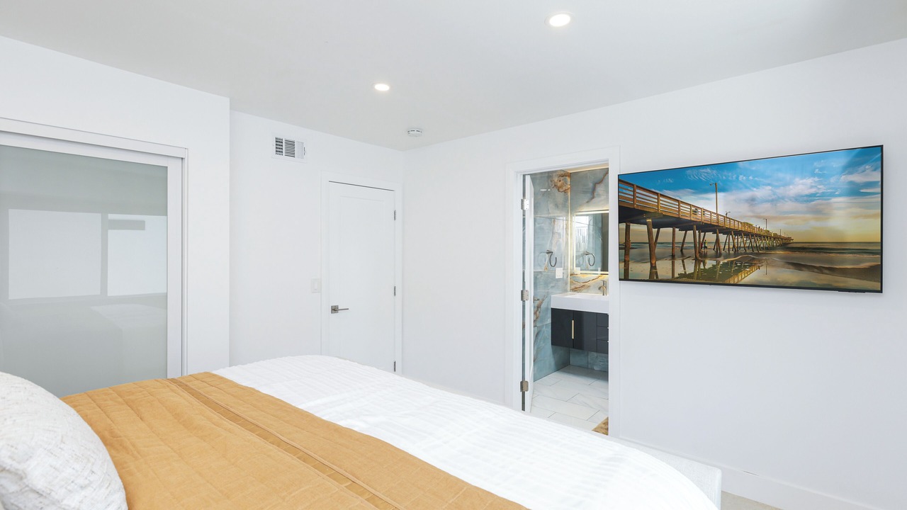 Photo of Bedroom in Fountain Valley
