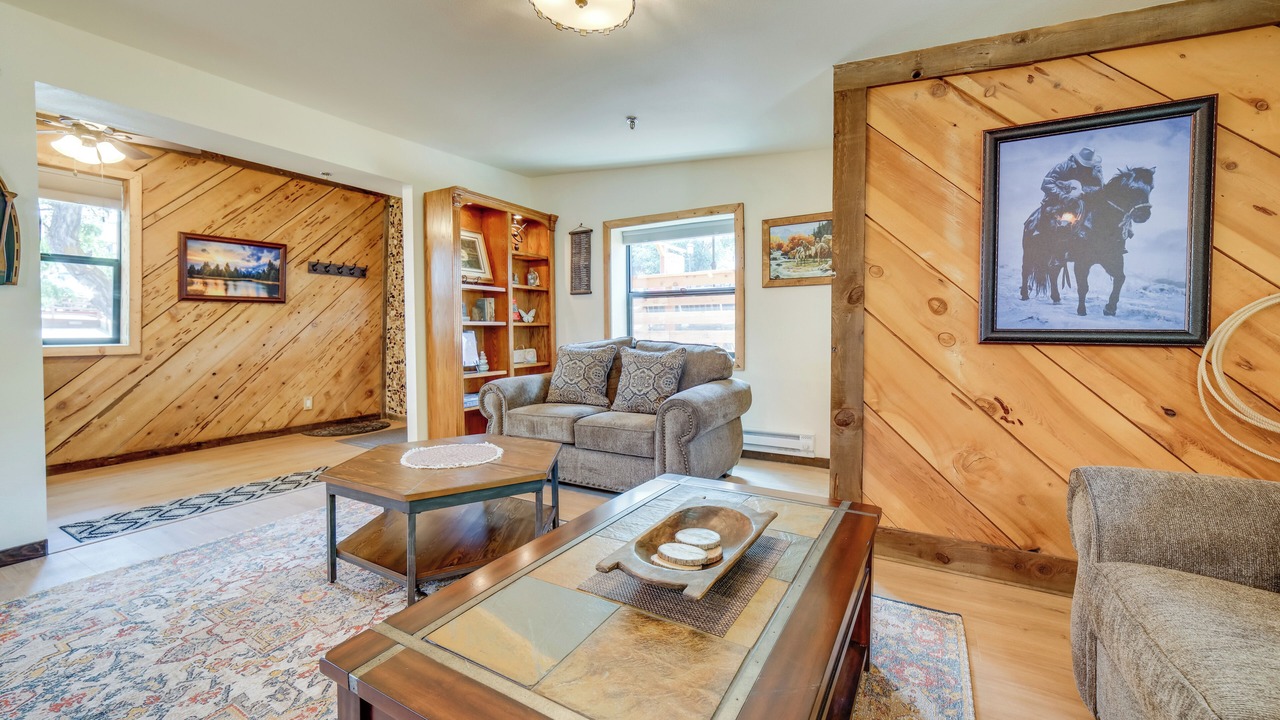 Photo of Livingroom in Virginia City