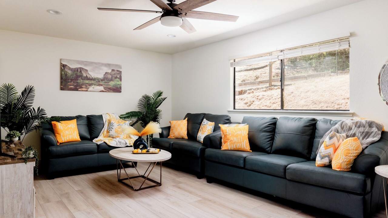 Photo of Livingroom in Oakhurst