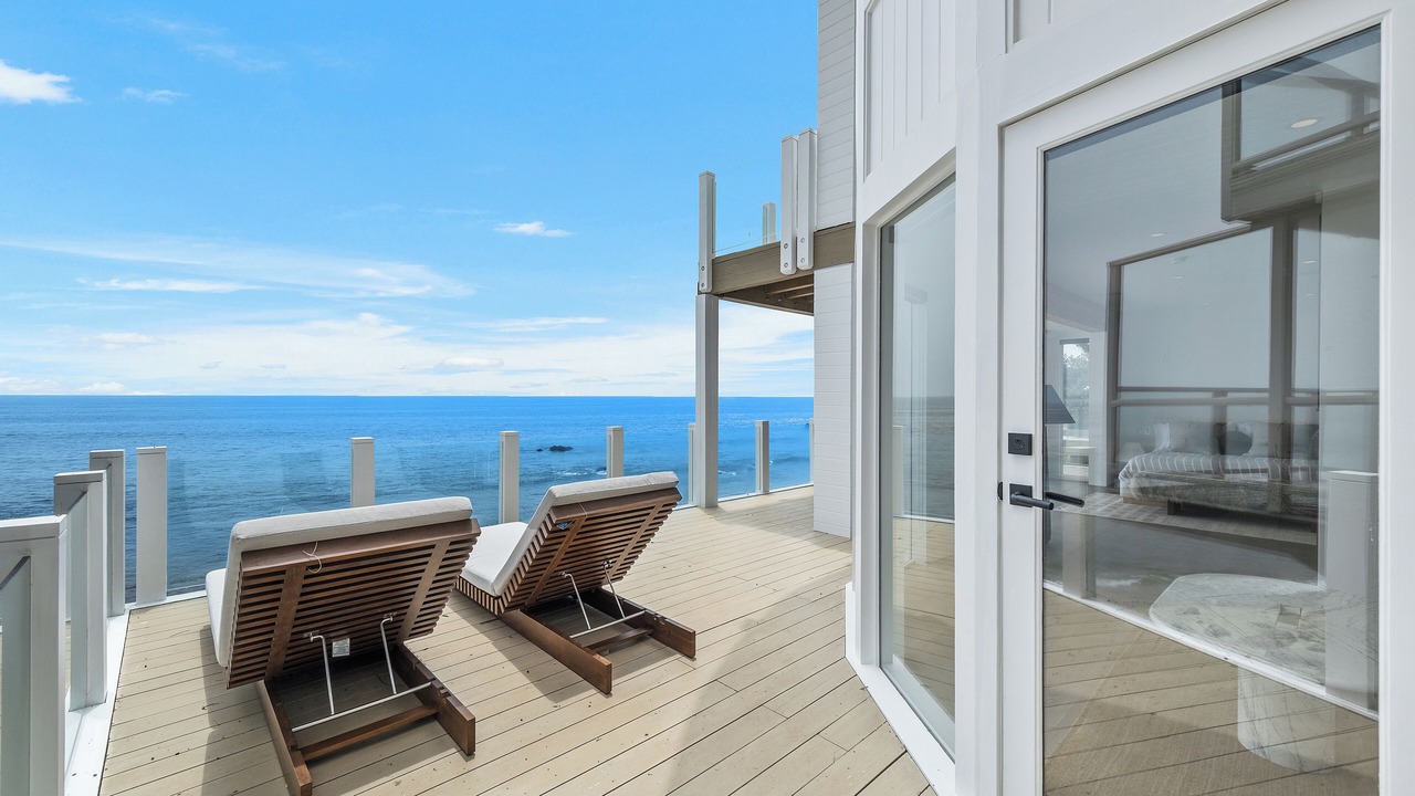 Photo of Patio Balcony in Eastern Malibu