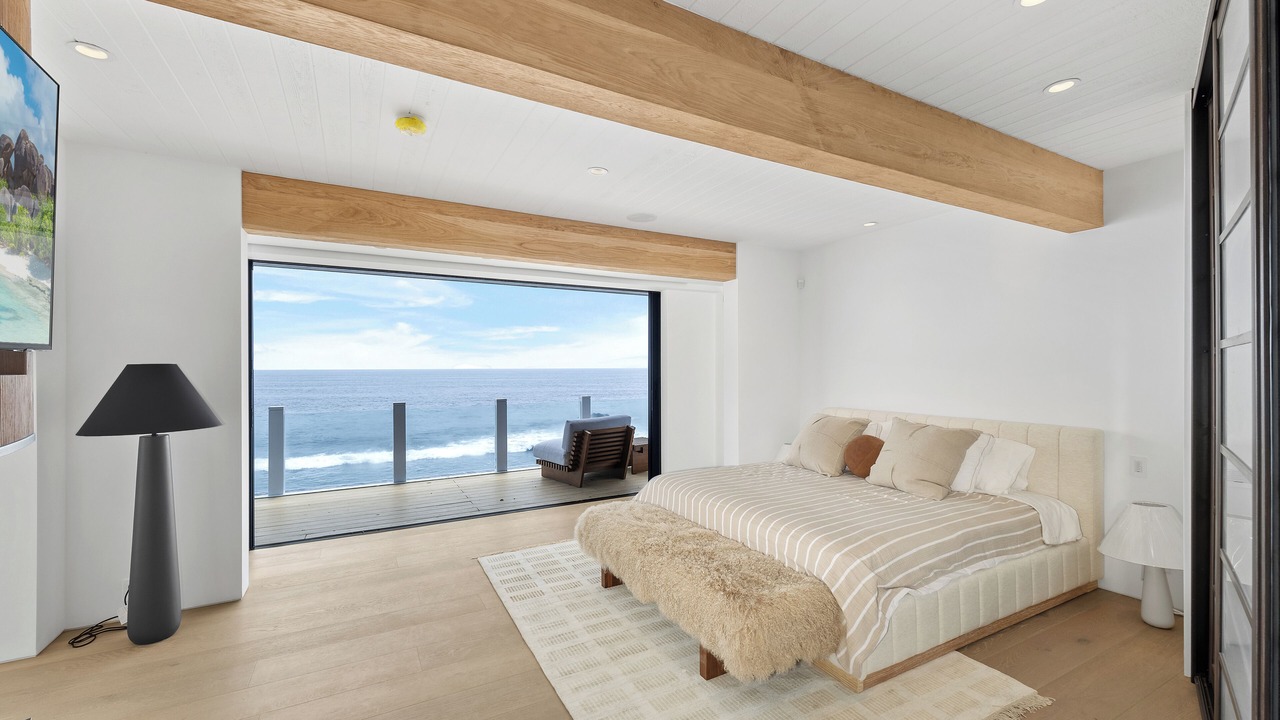 Photo of Bedroom in Eastern Malibu