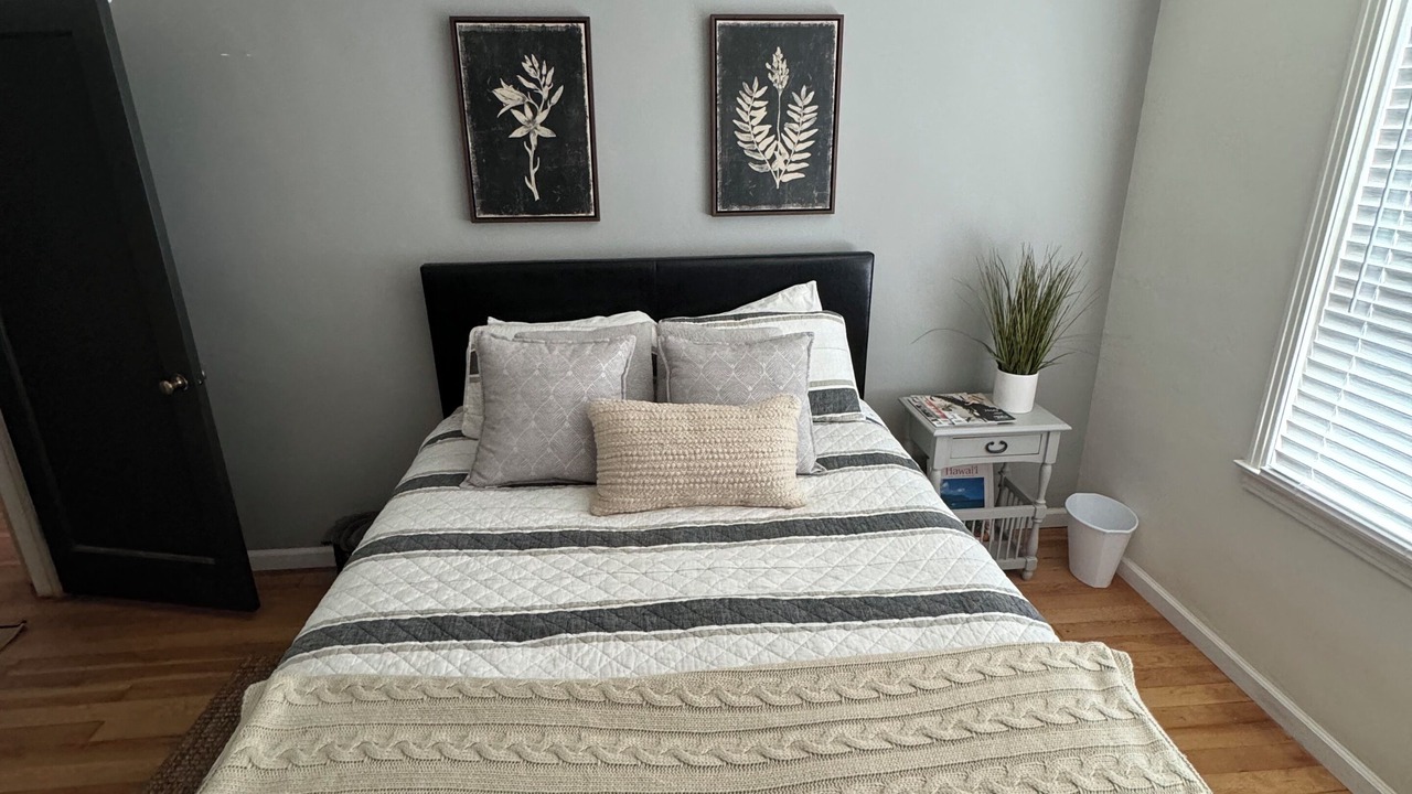 Photo of Bedroom in Raisin