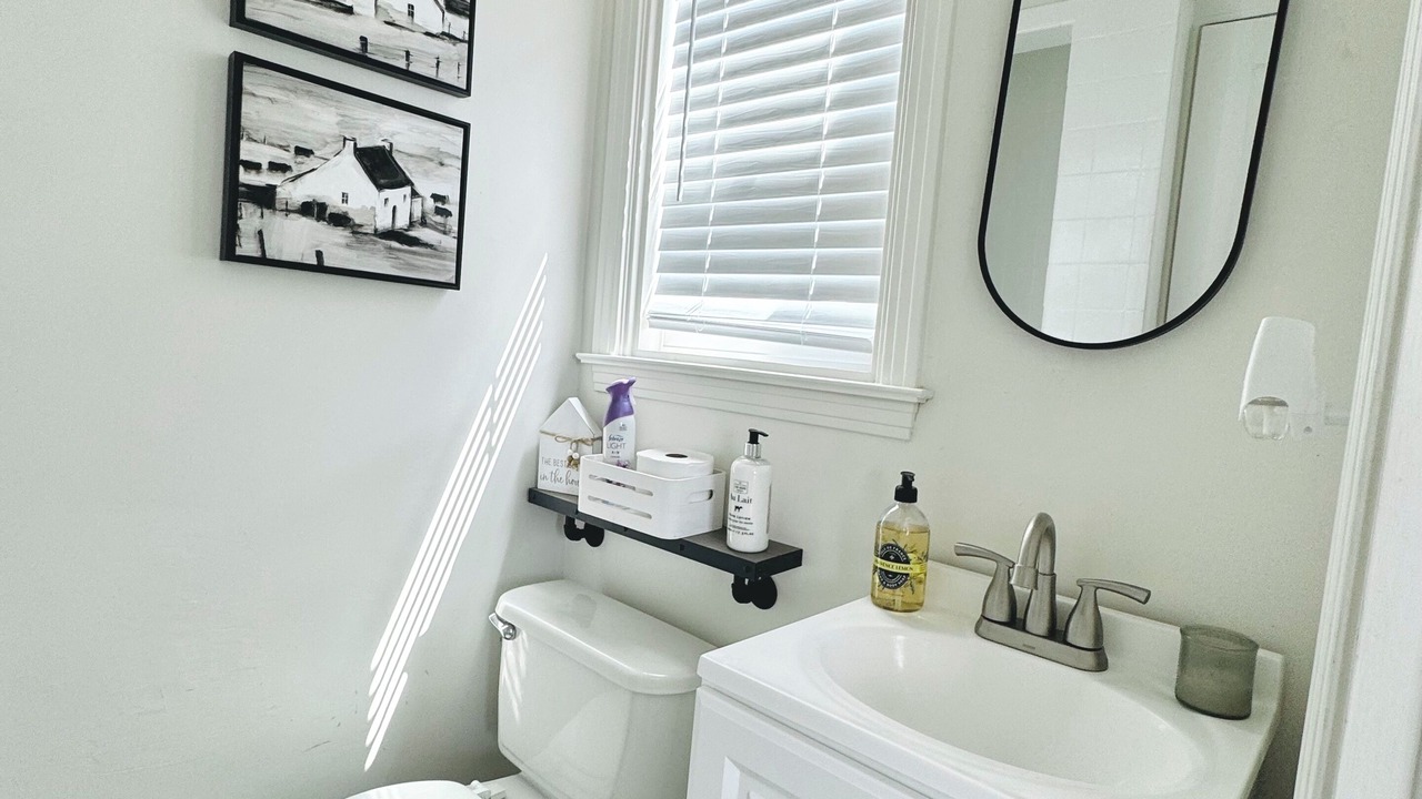 Photo of Bathroom in Raisin