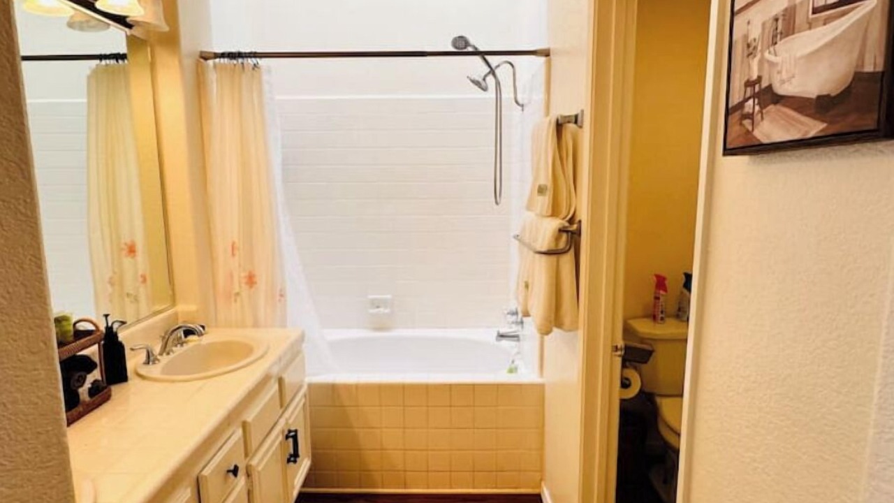 Photo of Bathroom in Marina