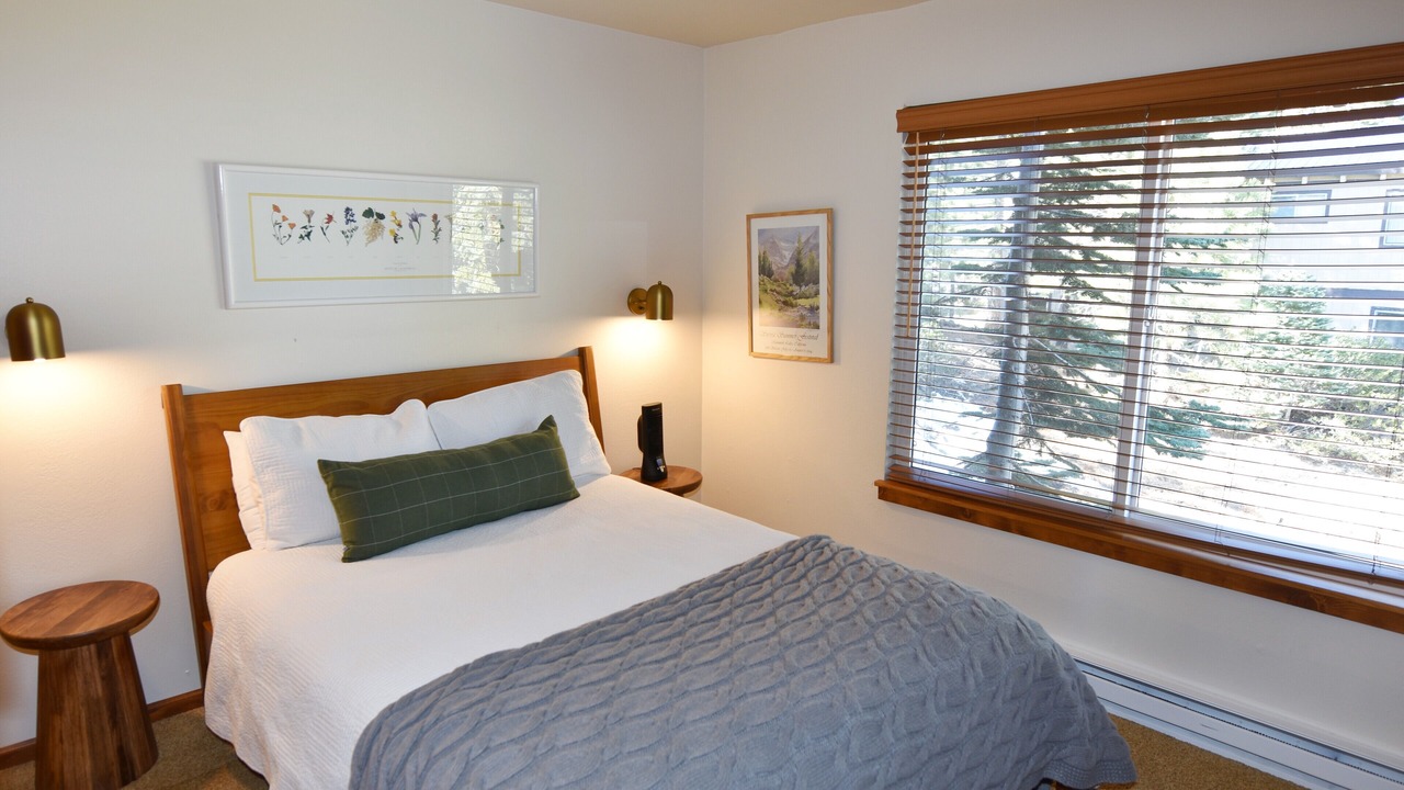 Photo of Bedroom in Mammoth Lakes