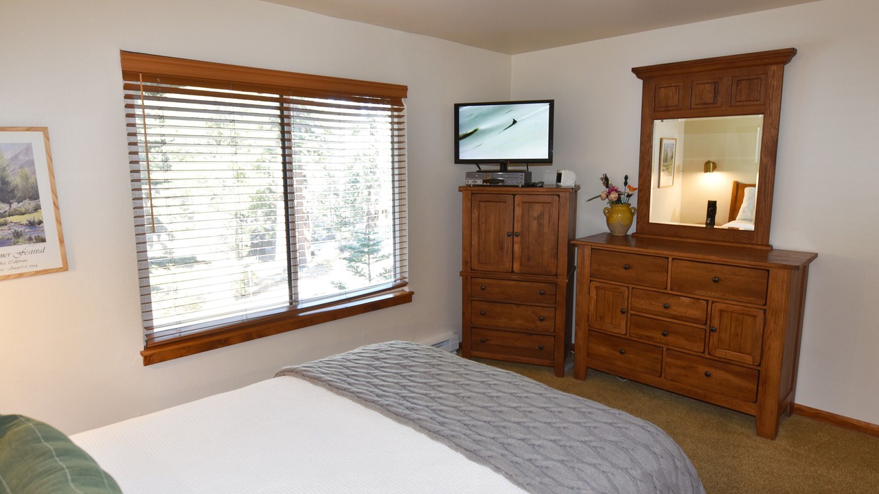 Photo of Bedroom in Mammoth Lakes
