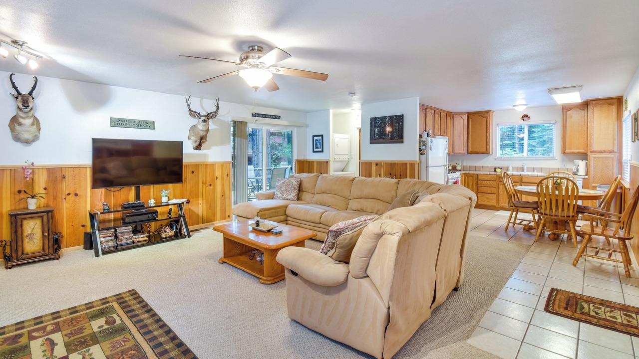 Photo of Livingroom in Cold Springs
