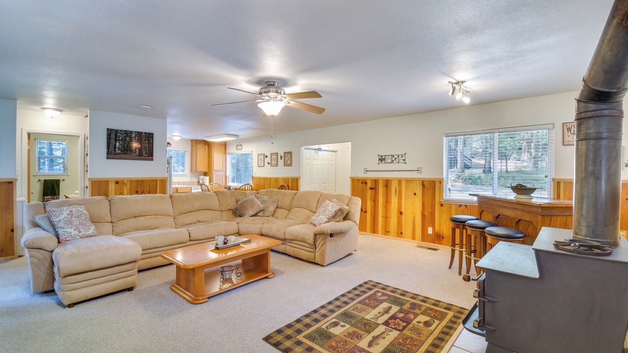 Photo of Livingroom in Cold Springs