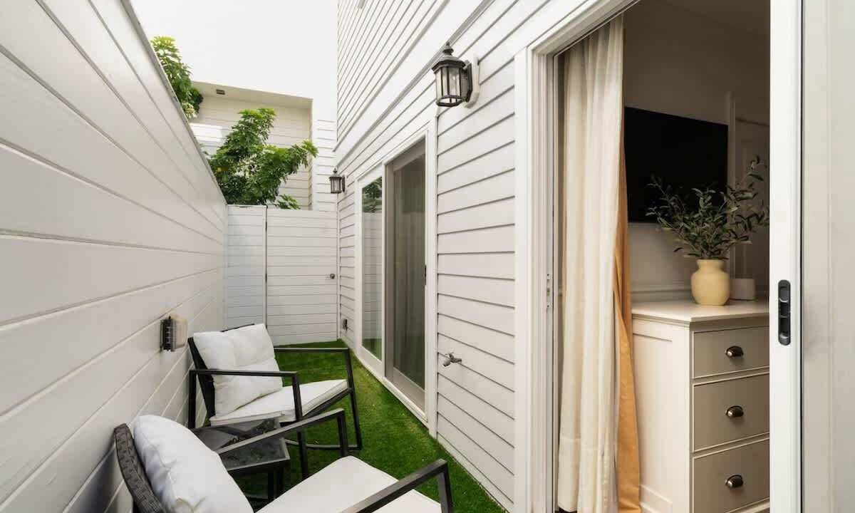 Photo of Patio Balcony in The Strand