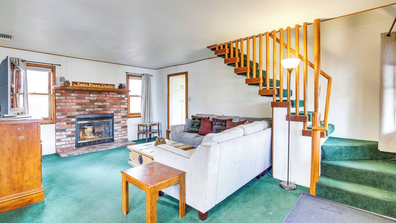 Photo of Livingroom in Big Bear Lake