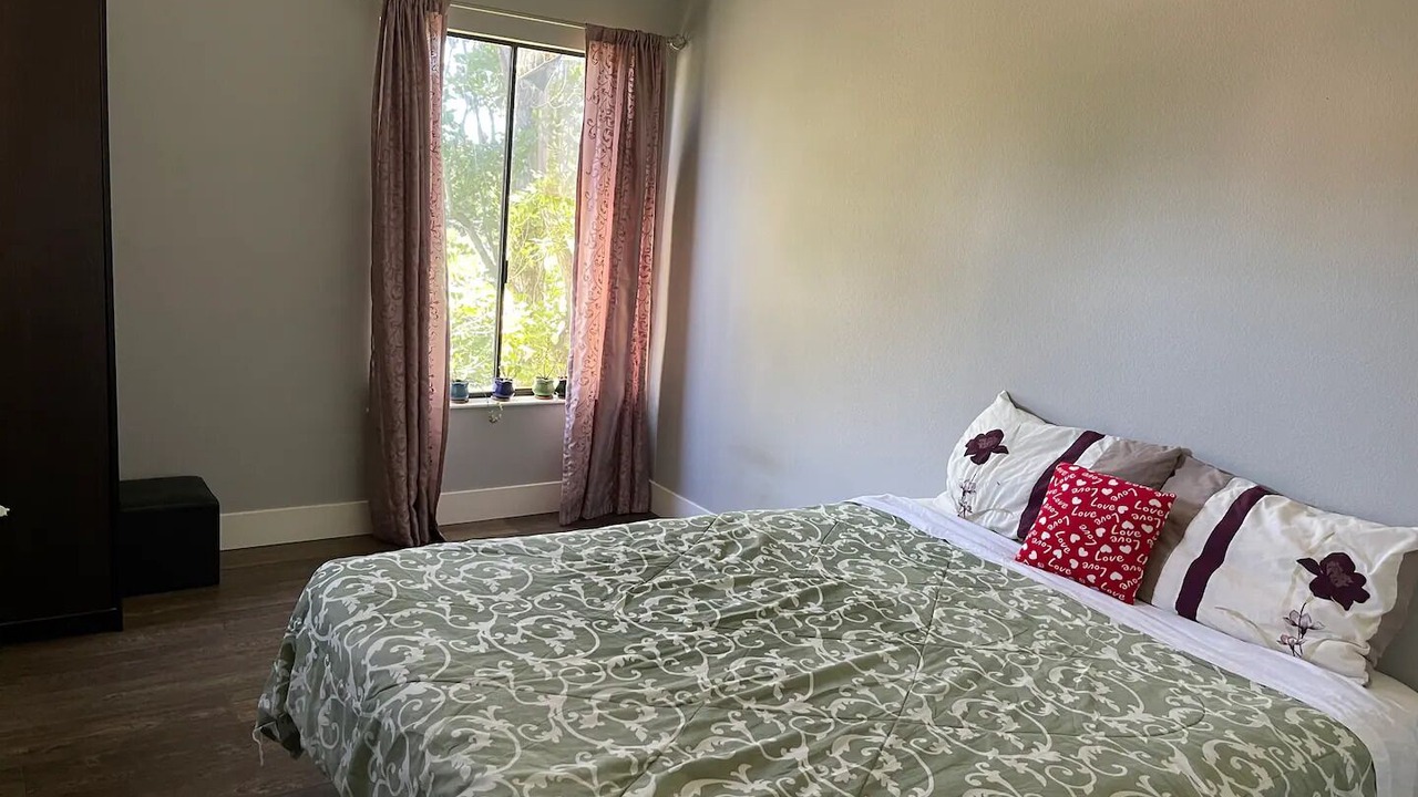 Photo of Bedroom in San Mateo Park
