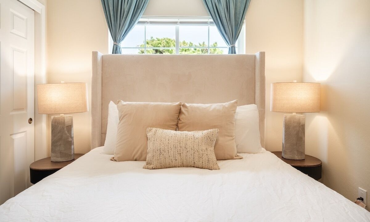 Photo of Bedroom in Del Rey Oaks